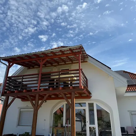Kovacs Vendeghaz Konukevi Bük
